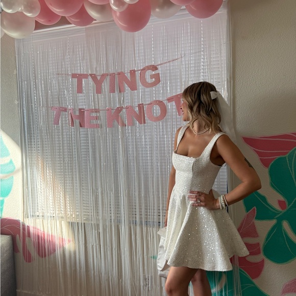 White Sleeveless A-Line Mini Dress with Square Neck - Picture 3 of 3